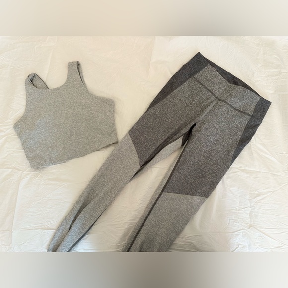 NWOT Outdoor Voices Tri-Tone Workout Set - Picture 6 of 6